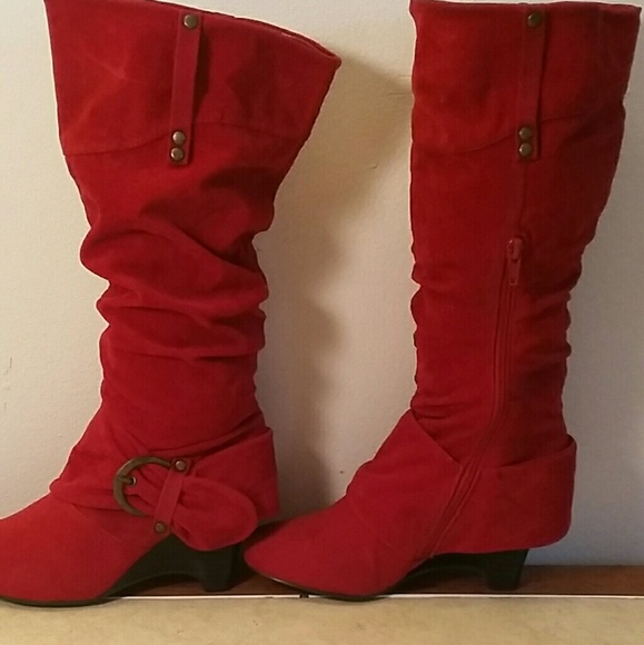 Boots - Picture 2 of 3